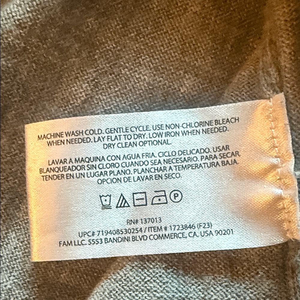 Banana Republic Light Gray Knit v-Neck Top - Picture 4 of 7